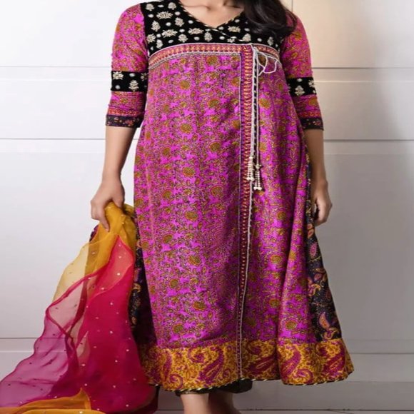 Shehrnaz Suit Brand New (Eid Shaadi Mehndi) - Picture 3 of 4